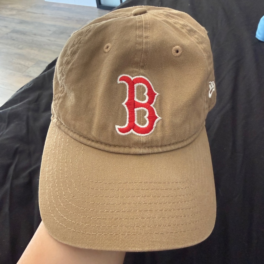 Boston Red Socks New Era Tan Cap- Genuine Merchandise - Picture 3 of 11